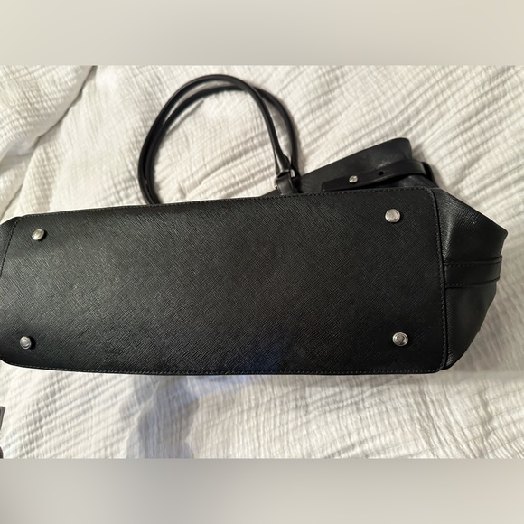 Tumi Black Leather Tote Bag - Picture 4 of 11